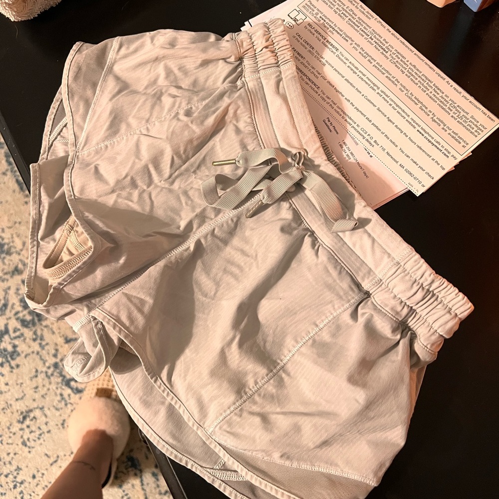 Lululemon Hotty Hot Shorts 2.5”